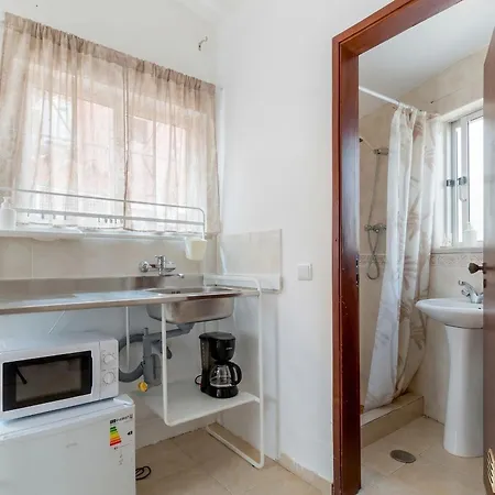 Lägenhet Tinny House - El Shaddai 8 Lagos